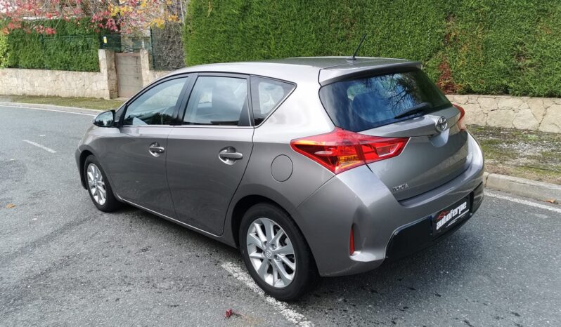 TOYOTA Auris 90D Active Confortdrive lleno