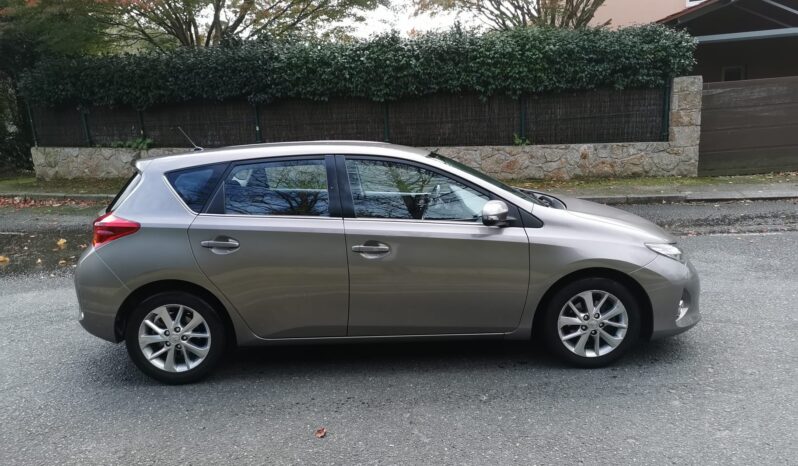 TOYOTA Auris 90D Active Confortdrive lleno